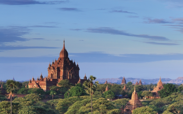Blick auf die Tempel-Ebene von Bagan