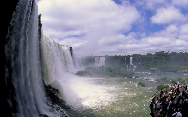 Die gigantischen Iguassu-Wasserfälle