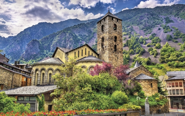 Sant Esteve Kirche in Andorra la Vella, Andorra; Pyrenäen
