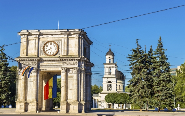 Triumphbogen und Kathedrale in Chisinau
