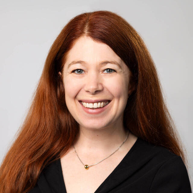 Portrait Holly Hammond