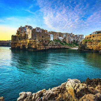 Polignano a Mare nahe Bari in Apulien, Italien ©stevanzz - stock.adobe.com