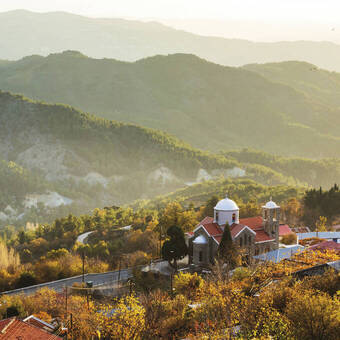 Traditionelles Bergdorf auf Zypern 