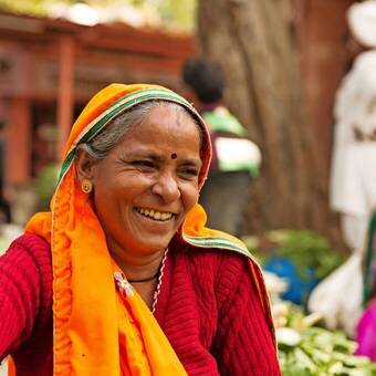 Inderin auf einem lokalen Markt in Jaipur, Indien © filipefrazao - stock.adobe.com