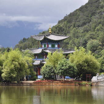 Lijiang mit Schwarzen Drachen Teich 