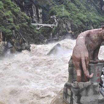 Die atemberaubende Tigersprung-Schlucht in Yunnan 