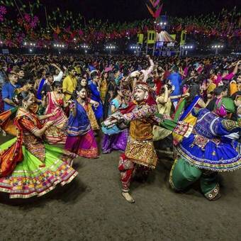 das farbenfrohe Navratri- Fest 