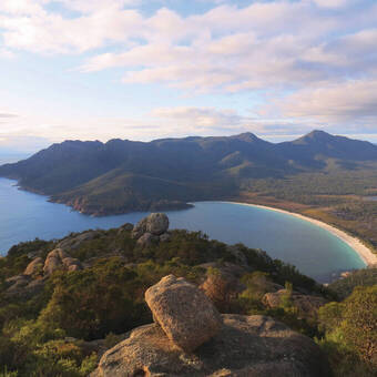 Blick vom Mt. Amos zur Wineglass Bay 
