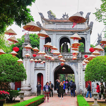 Innenhof des Literaturtempels in Hanoi © Roman Babakin - stock.adobe.com
