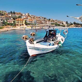 Fischerboot in Pyrgadikia, Sithonia  © tilialucida - stock.adobe.com