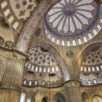Innenansicht der Blauen Moschee in Istanbul 