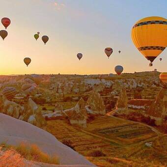 Heißluftballons über Göreme in Kappadokien © juli84 - Fotolia