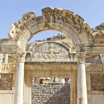 Der Tempel des Hadrian in Ephesos 