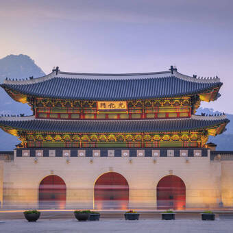Gyeongbokgung-Palast in der Dämmerung, Seoul 
