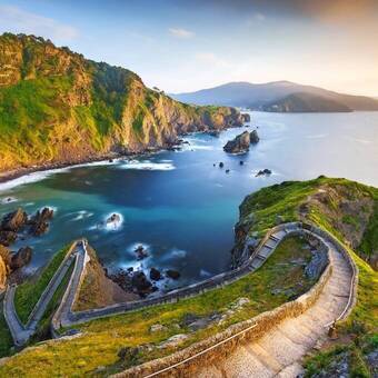 San Juan de Gaztelugatxe © mimadeo - Fotolia