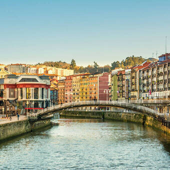 Blick auf das Zentrum von Bilbao ©jon_chica - stock.adobe.com