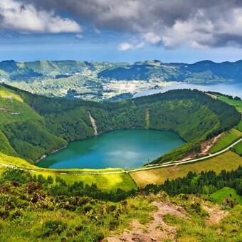 Kraterseen von Sete Cidades auf São Miguel © vickysp - Fotolia