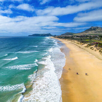Traumhafter Sandstrand auf der Insel Porto Santo © Curioso.Photography - stock.adobe.com
