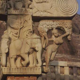 Wunderschöne Reliefs in Sanchi 