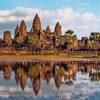 Blick auf Angkor Wat Tempel bei Sonnenuntergang © PerfectLazybones - stock.adobe.com