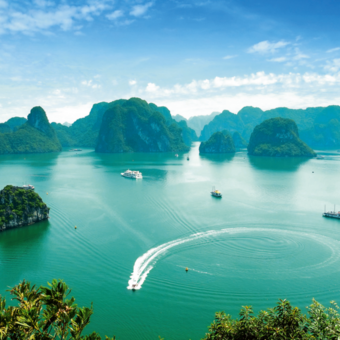 Die Halong-Bucht in Vietnam, ein UNESCO-Weltkulturerbe © cristaltran - Fotolia