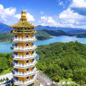 Die Tse En-Pagode am Sonne-Mond-See 