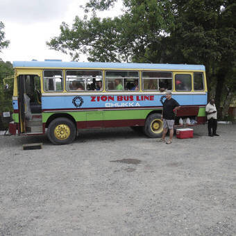 Bus zum Bob Marley-Mausoleum 