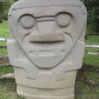 Steinfigur in San Agustín 