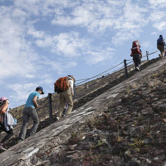 Aufstieg auf die Pyramide Teotihuacan 