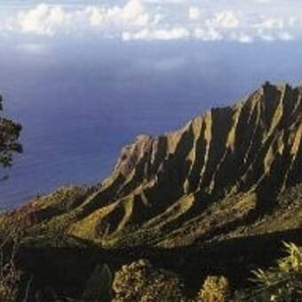 Die schroffe, vielfältige NaPali-Steilküste auf Kauai 