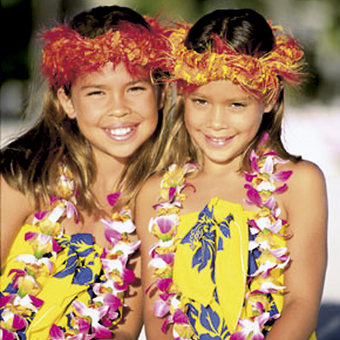 Fröhliche Mädchen auf Kauai 