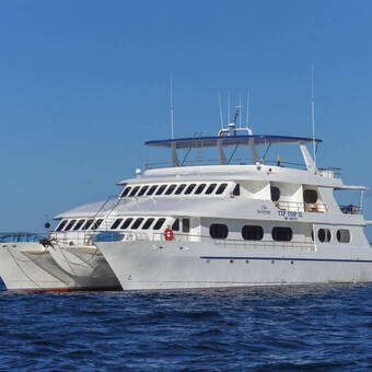 M/C TIP TOP II, unser First Class Katamaran 