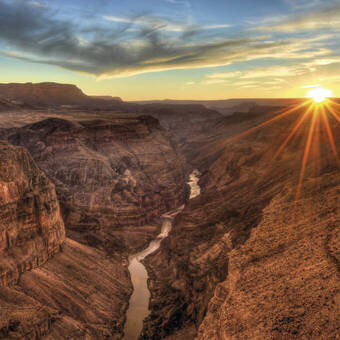 Sonnenaufgang am Grand Canyon 