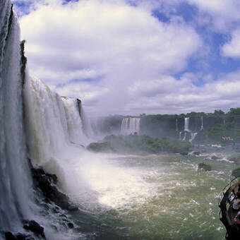 Die gigantischen Iguassu-Wasserfälle 