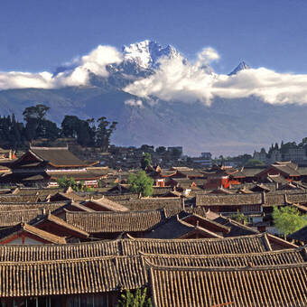 Lijiang, mit Jade-Drachen-Schneeberg 