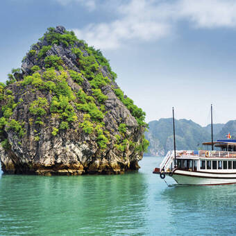 Unterwegs in der Halong-Bucht 