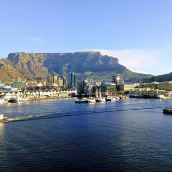 Vitoria&Alfred Waterfront, dahinter der Tafelberg 