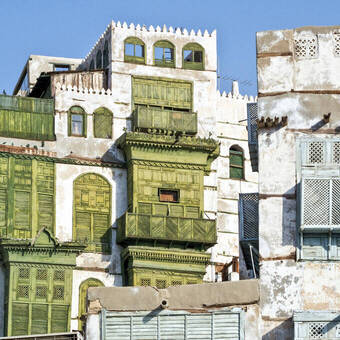 Die typischen hölzernen Rawashaan-Fenster in Jeddah 