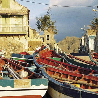 Bunte Boote in Mindelo 