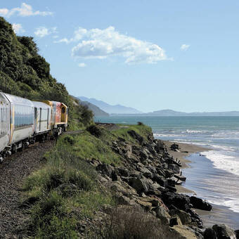 Der COASTAL PACIFIC an der Küste bei Kaikoura 