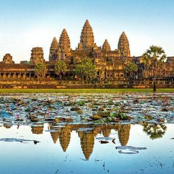 Der einzigartige Angkor Wat im Abendlicht © MasterLu - Fotolia