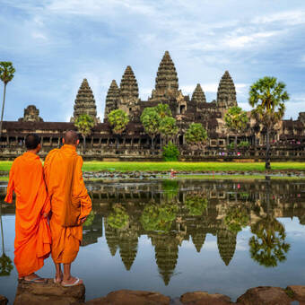 Mönche beim Angkor Wat © anekoho - stock.adobe.com