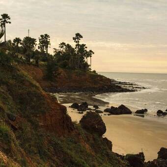 Imposante Steilküste in Gambia 