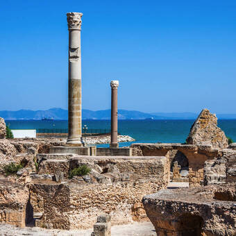 Antike Ruinen in Karthago am Mittelmeer ©Lukasz Janyst - stock.adobe.com