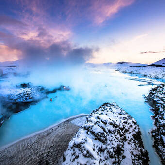 Die berühmte blaue Lagune in der Nähe von Reykjavik,Island ©surangaw - stock.adobe.com