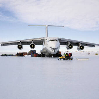 Mit einer Illjuschin zum Südpol 