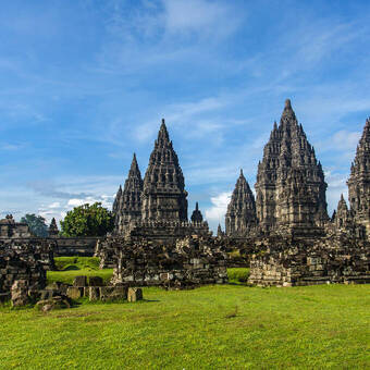Candi Prambanan - die größte hinduistische Tempelanlage in Yogyakarta auf der indonesischen Insel Java © Mazur Travel - stock.adobe.com