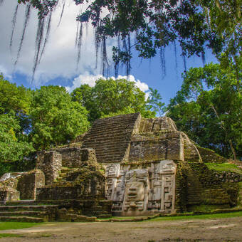 Lamanai-Ruine © Simon Dannhauer - stock.adobe.com