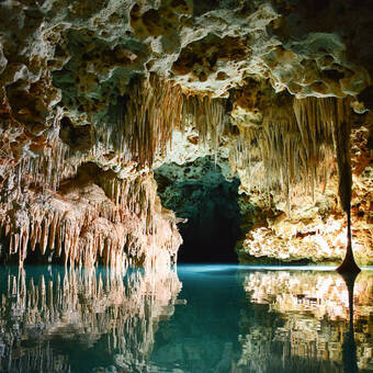 Höhle in Belize © triocean - stock.adobe.com