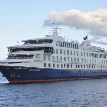 Unser Schiff in den Fjorden Feuerlands 